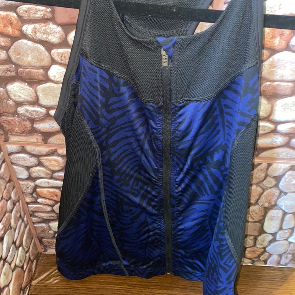 Victoria’s Secret sports tank top with back pockets